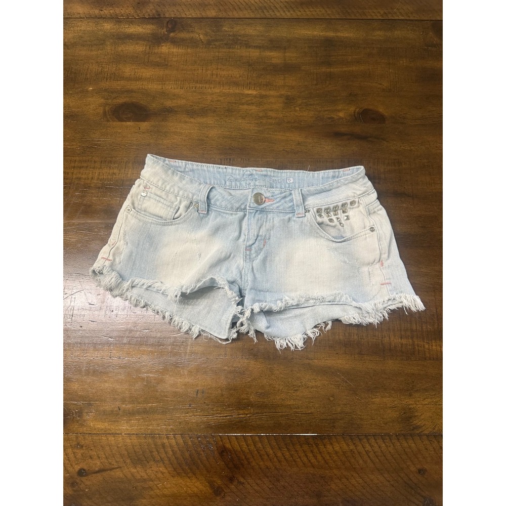 Revolution by Revolt Studded Denim‎ Shorts Light Wash Frayed Hem Womens Size 5